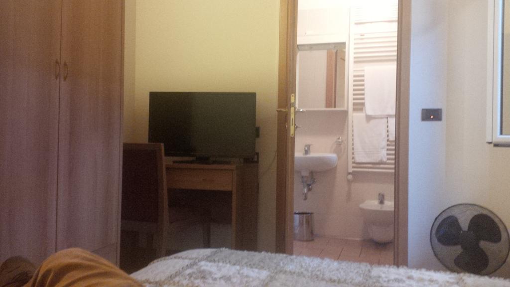 Residenza San Martino Hotel Bologna Ruang foto